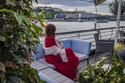 Spoon The Boat returns with a new concept, stunning panorama, exciting flavours, and live music programmes