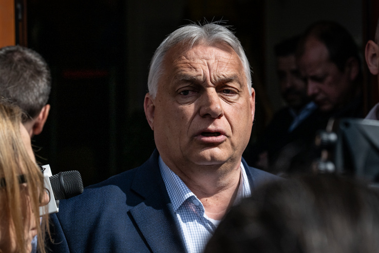 Előkerült az újabb videó a pálinkázó Orbán Viktorról, a mosolya mindent elárul