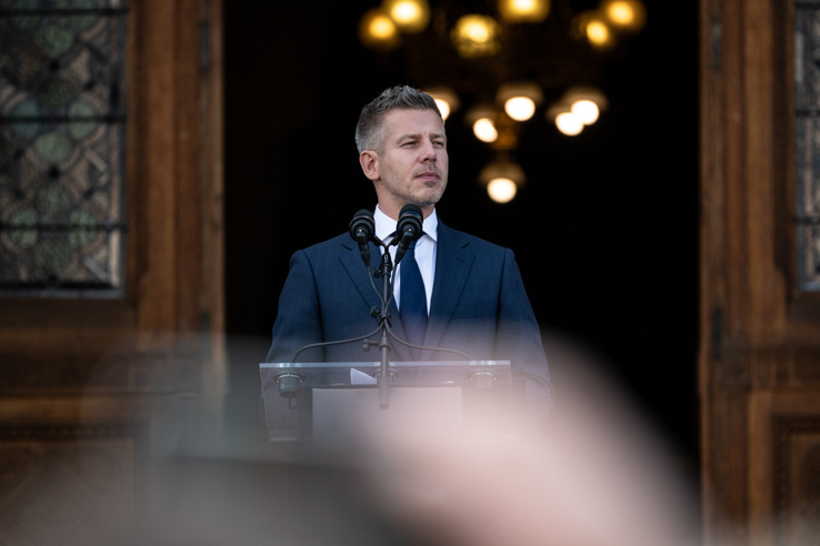 Magyar Péter a Kossuth Lajos téren: Ez a ti rendszerváltásotok