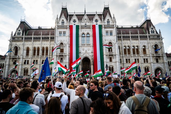 „Számoltassák el az&nbsp;elmúlt 16 év politikus bűnözőit”