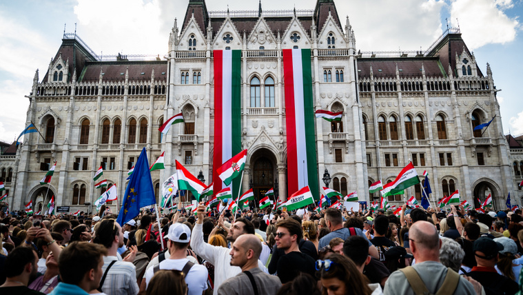 „Számoltassák el az&nbsp;elmúlt 16 év politikus bűnözőit”