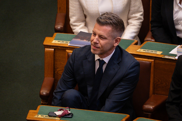Magyar Péter miniszterelnökként nyilatkozott Amerikának, ahol már kérik a titkos receptjét