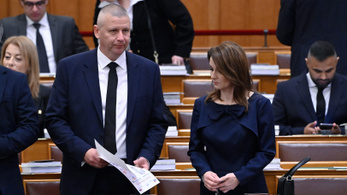 Ruszin-Szendi Romulusz: nem küldünk katonákat Ukrajnába, sorkatonaság sem lesz