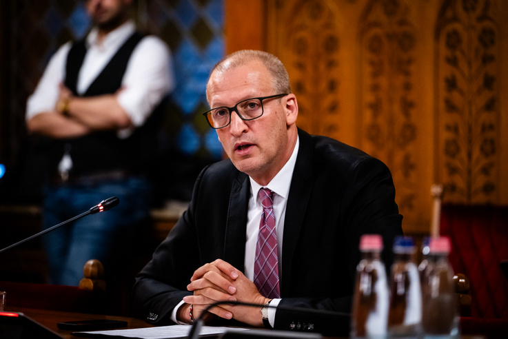 Tarr Zoltán véget vet a&nbsp;háborús riogatásnak, bejelentette a közmédia átalakítását