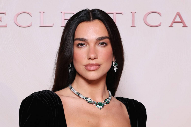 Dua Lipa 15 millió dollárra pereli a Samsungot