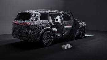Háztömbnyi Audi SUV érkezett: itt a vadiúj Q9