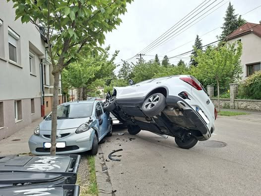 Parkoló autókat tarolt le egy sofőr Sopronban