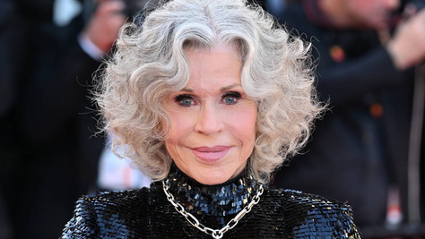 A 88 éves Jane Fonda a cannes-i filmfesztiválon: flitteres estélyiben ragyogott