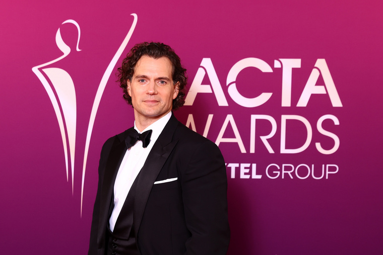 Henry Cavill&nbsp;A Superman színészét ma a világ egyik legjóképűbb férfijának tartják, gyerekként azonban „Kövér Cavillnak” csúfolták