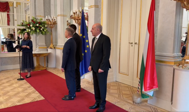 Belső vizsgálatot indítanak azután, hogy Sulyok Tamás az MTI által készített képeken sem szerepel