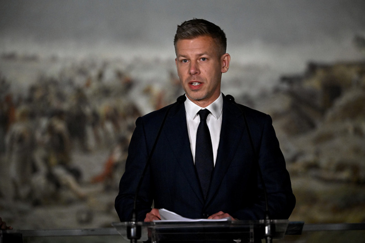 Magyar Péter elmondta, hogyan távolítaná el a köztársasági elnököt, és bejelentette a Tisza-kormány első döntéseit