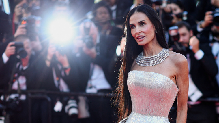 Elstartolt a cannes-i filmfesztivál, és Demi Moore azonnal tarolt a vörös szőnyegen