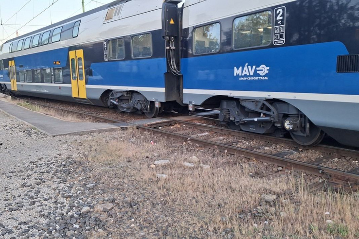 Kisiklott egy vonat a Nyugatinál, a MÁV az okot is elárulta