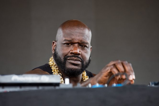 Shaquille O’Neal DJ-pult mögé állt, júliusban Budapesten lép fel