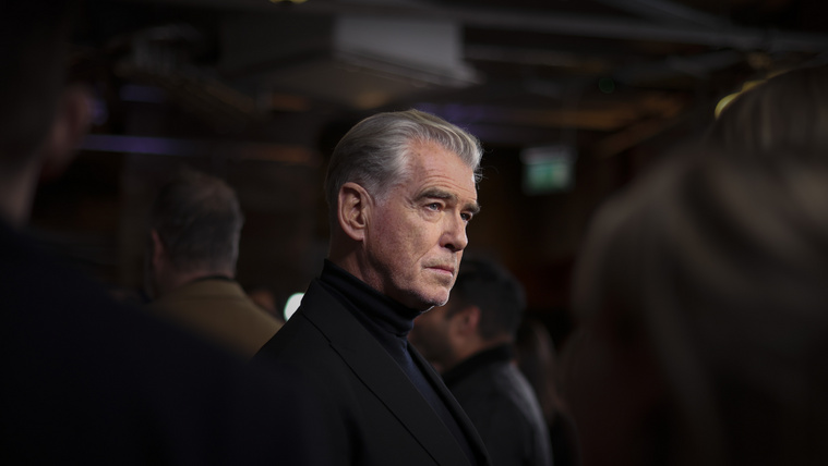 A nők bálványa, de már nem akar szexszimbólum lenni, inkább jurtába vonult