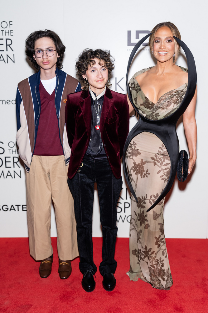 Max és Emme MuñizJennifer Lopez és Marc Anthony ikrei, Max és Emme Muñiz szintén fényűző életet élnek