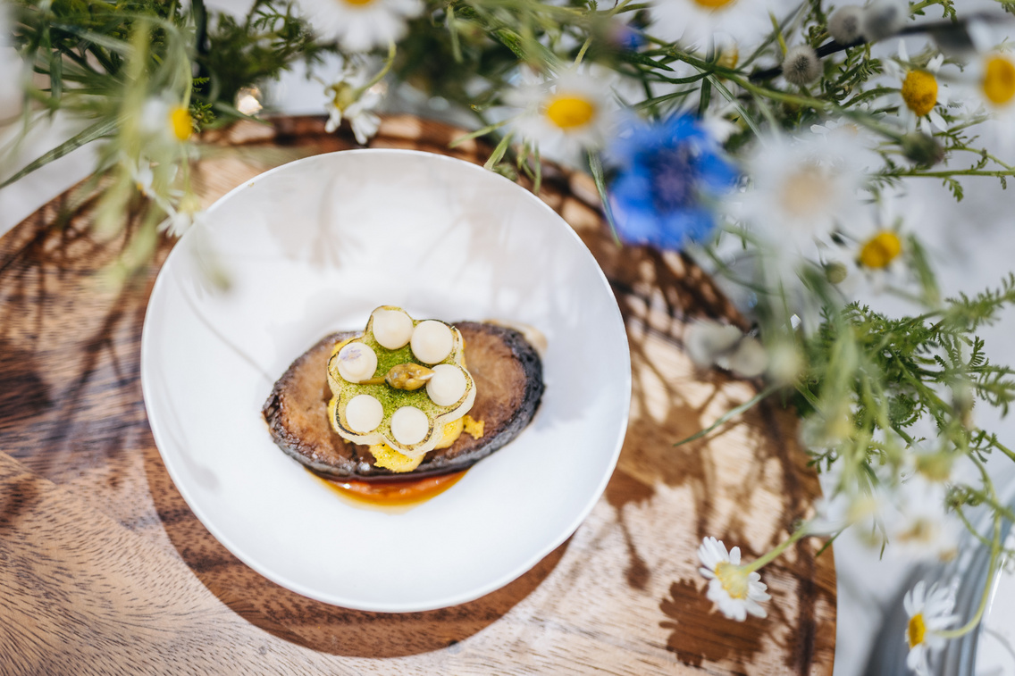 A Villa Kabala egyik fogása: konfitált magyar tarka, polenta, zeller