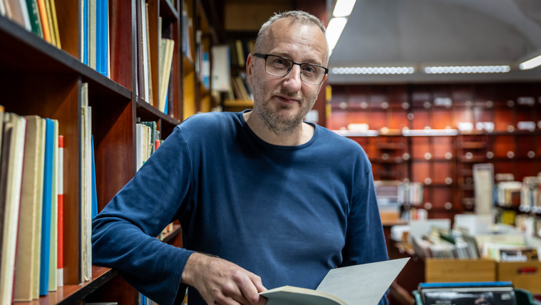 Június végén örökre bezár a legendás Múzeum körúti zenei antikvárium