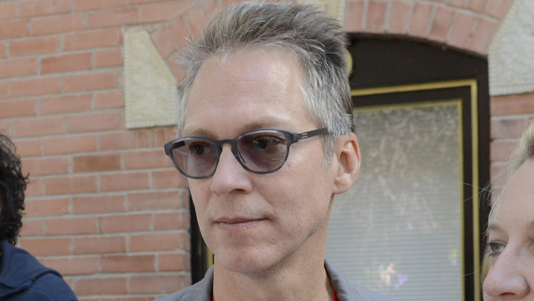 Meghalt Brian Lindstrom
