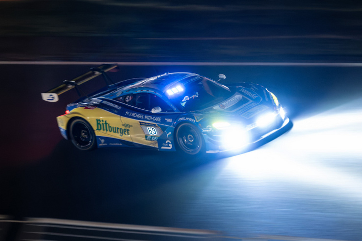 Eltiltást ért, amit az ex-F1-es pilóta művelt a Nürburgringen