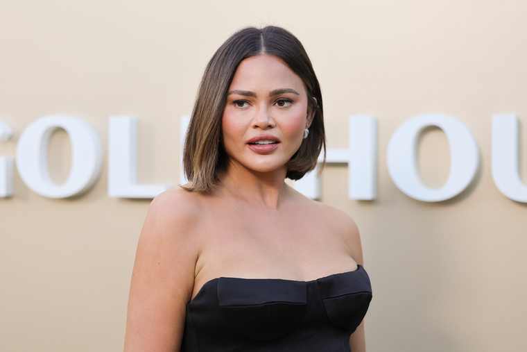 Chrissy TeigenChrissy Teigen 2021-ben&nbsp; döntötte el, hogy felhagy az alkoholfogyasztással