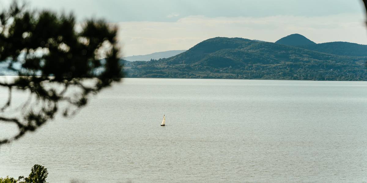 Felfüggeszthetik a 2025-ben kiadott Vízparti Tervet, akár építési stop is jöhet a Balatonnál