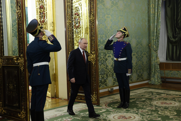 Gőzerővel keresi az&nbsp;Európai Unió azt,&nbsp;akit Putyinhoz küldhet tárgyalni