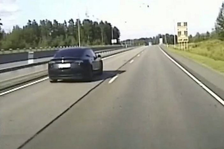 Eszméletlenül hajtott az ittas teslás, agyonbüntették érte