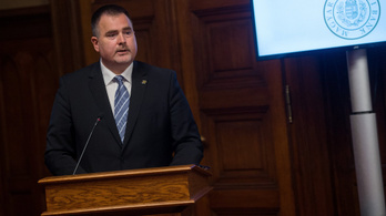 Reagált az ÁSZ Magyar Péter állításaira a Lázár volt minisztériumának pincéjéből előbukkant pártanyagokról