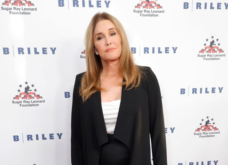 Caitlyn JennerEgyes hírek szerint Caitlyn Jenner mellnagyobbításai és arcműtétei több mint 5 millió dollárba kerülhettek
