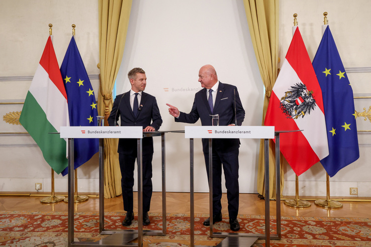 Magyar Péter meghívta az&nbsp;osztrák kormányt Gödöllőre