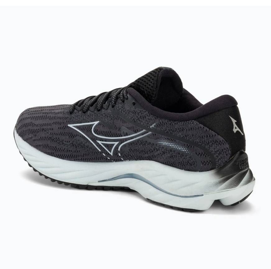 A Mizuno Wave Rider 27 egy igazi klasszikus, amely a tartósságát a híres "Wave" lemeznek köszönheti, ami a talpba építve nemcsak csillapít, hanem a szerkezetet is merevíti, így a cipő nem veszti el a formáját több száz kilométer után sem. Ez a beépített technológia ráadásul kiváló oldalirányú boka-stabilitást garantál, miközben a cipő megőrzi kényelmes és könnyű karakterét. 26 670 forintba kerül a Sportano oldalán.