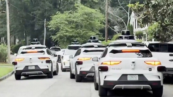 Ötven önvezető Waymo taxi ragadt egy zsákutcában Atlantában