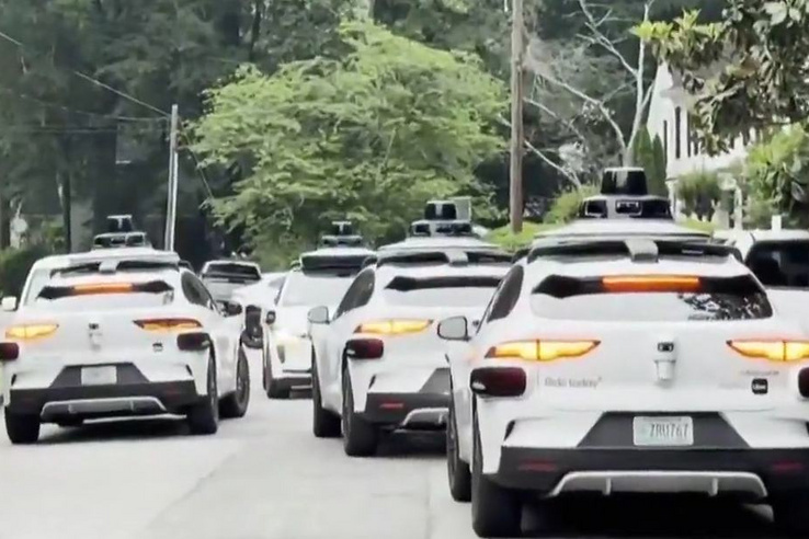 Ötven önvezető Waymo taxi ragadt egy zsákutcában Atlantában