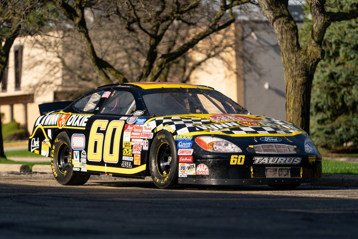 Árverésen vehetsz régi NASCAR versenyautót