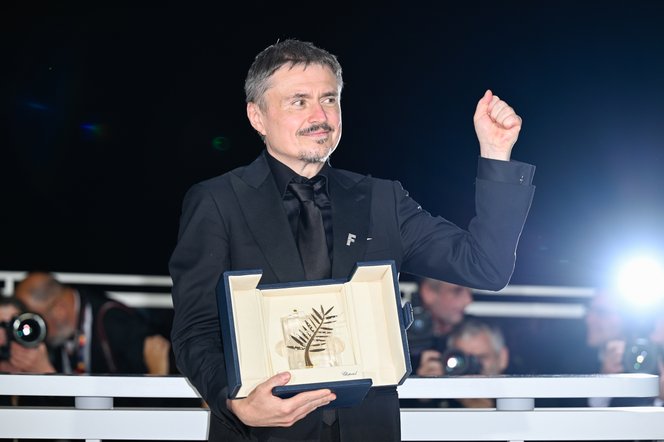 Román rendező nyerte az idei Arany Pálmát, a háború ellen szólalt fel egy orosz rendező Cannes-ban