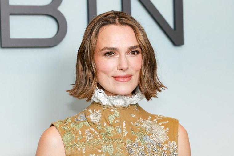 Keira KnightleyA 41 éves színésznő egy korábbi interjújában arról beszélt, hogy egyszer kipróbálta az X-et, vagyis a korábbi Twittert, azonban nagyon gyorsan törölte a profilját, mivel nagyon idegennek érezte magától az egészet.&nbsp;„Tényleg regisztráltam Twitterre körülbelül 12 órára, mert próbáltam lépést tartani a fiatalokkal, de teljesen kikészített