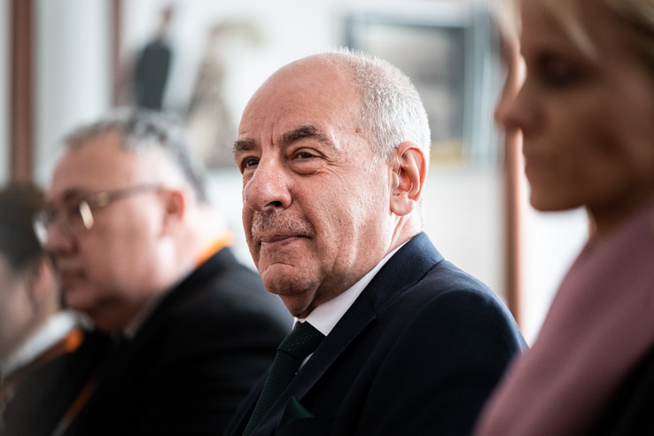 Több változás is történt Sulyok Tamás Facebook-oldalán