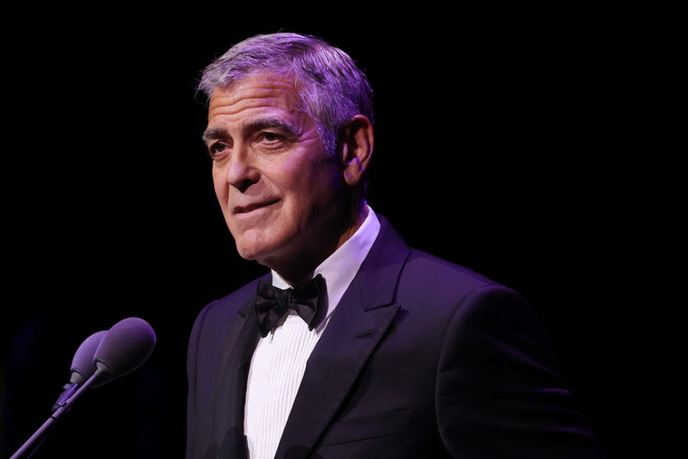 George ClooneyGeroge Clooney és felesége, Amal állítólag 2014-ben telepedtek le Oxfordshire déli részének zöldellő környezetében, ahol 10 millió fontért vásároltak egy nagy magánszigetet a Temze folyón