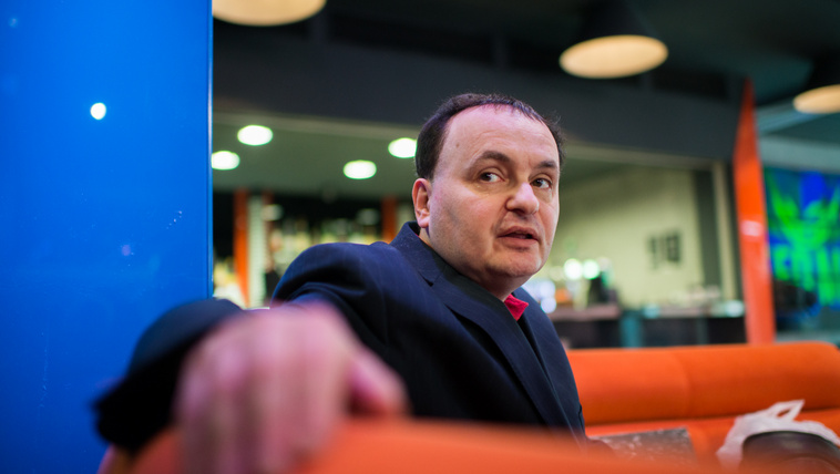 Nagy műtétre vár Galla Miklós, de nincs, aki elvégezze a beavatkozást
