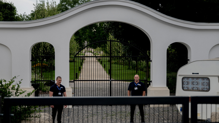 Rejtélyes videót tett közzé Gajdos László a&nbsp;hatvanpusztai zebrák&nbsp;ügyében