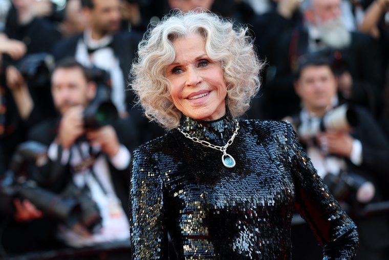 Jane FondaJane Fonda több alkalommal is beszélt arról, hogy különböző rákos megbetegedésekkel kellett szembenéznie