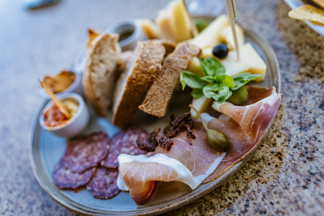 Small plate koncepció, mellé talajok szerint válogatott borok