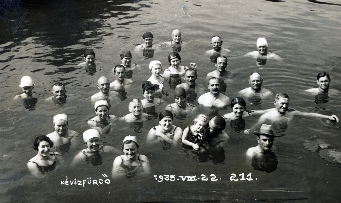 A hévízi Tófürdő 1935-ből