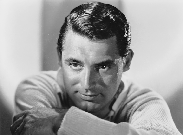 Cary GrantCary Grant szinte tökéletes Bond-alapanyagnak tűnt: elegáns volt, sármos, és pontosan azt a régi hollywoodi kifinomultságot képviselte, amely jól illett volna Ian Fleming hőséhez
