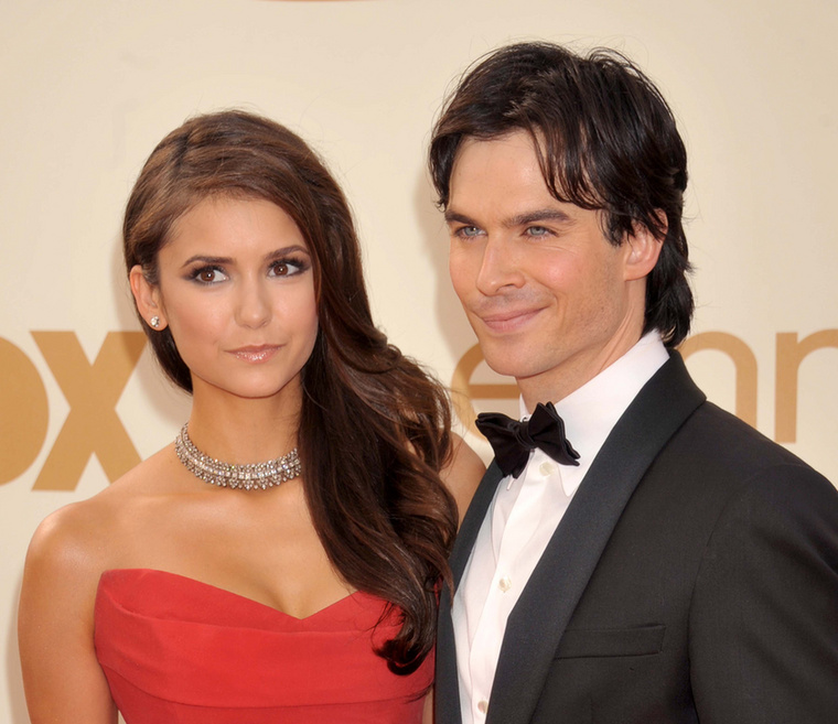 Nina Dobrev és Ian SomerhalderA Vámpírnaplók rajongói közül sokan imádták Elena és Damon párosát, Nina Dobrev és Ian Somerhalder között pedig a forgatáson kívül is kialakult a szerelem