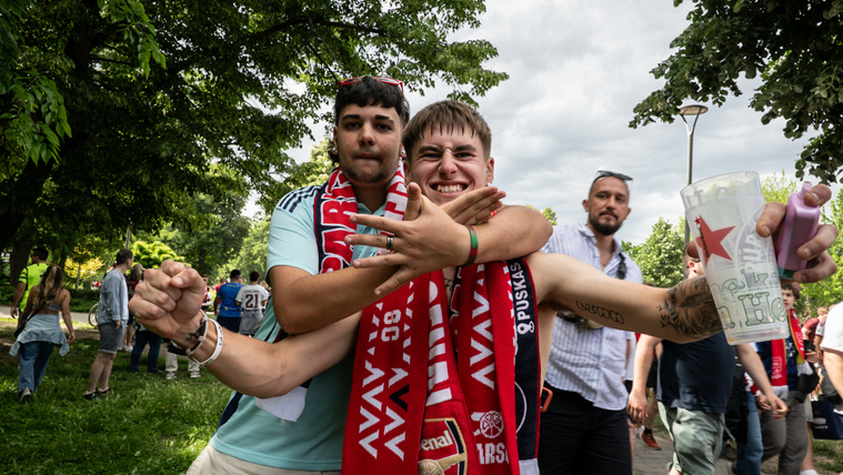 Így hangolódtak a Paris Saint-Germain és az&nbsp;Arsenal szurkolói