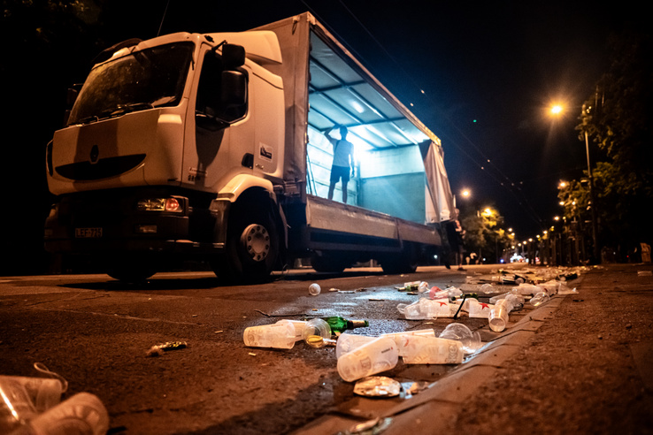 A BL-döntő lefújása után új meccs kezdődött a budapesti aszfalton