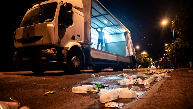 A BL-döntő lefújása után új meccs kezdődött a budapesti aszfalton
