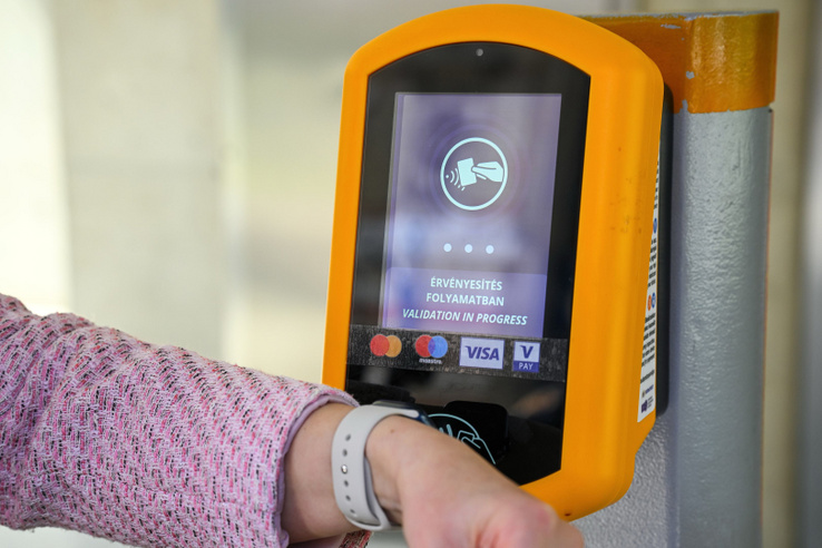 Elsöprő rajt a föld alatt: több százezret költöttünk el így